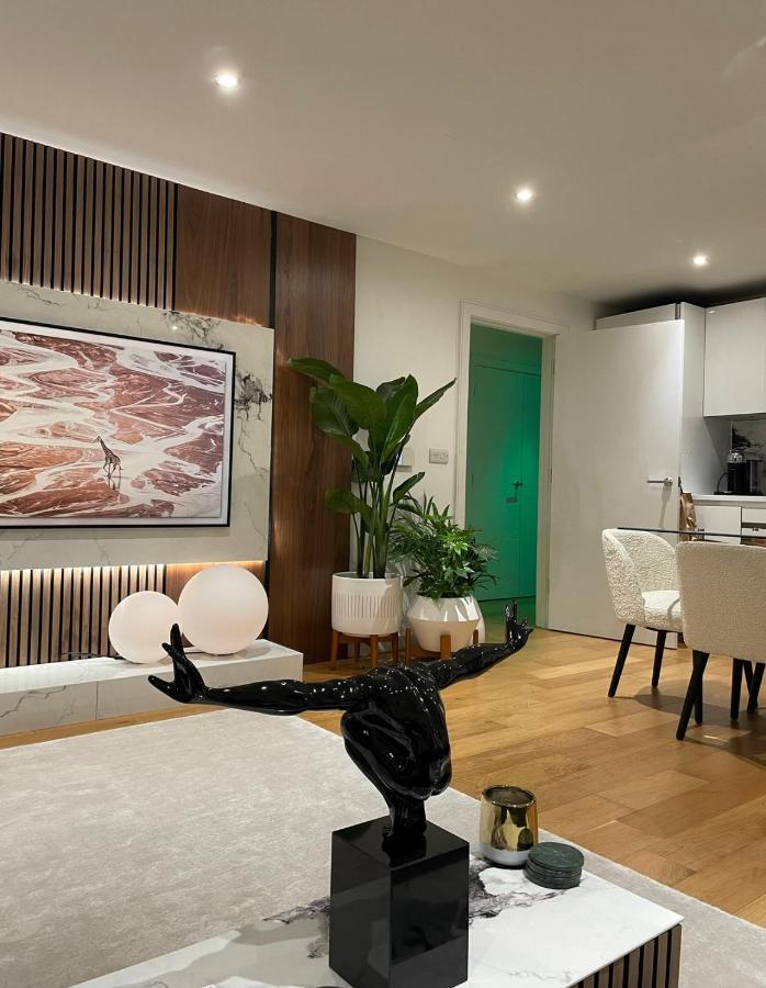 Cosy Bedroom In Luxury Apartment Londres Exterior foto